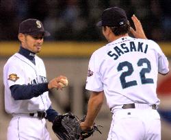 Mariners Sasaki posts major league-leading 22nd save